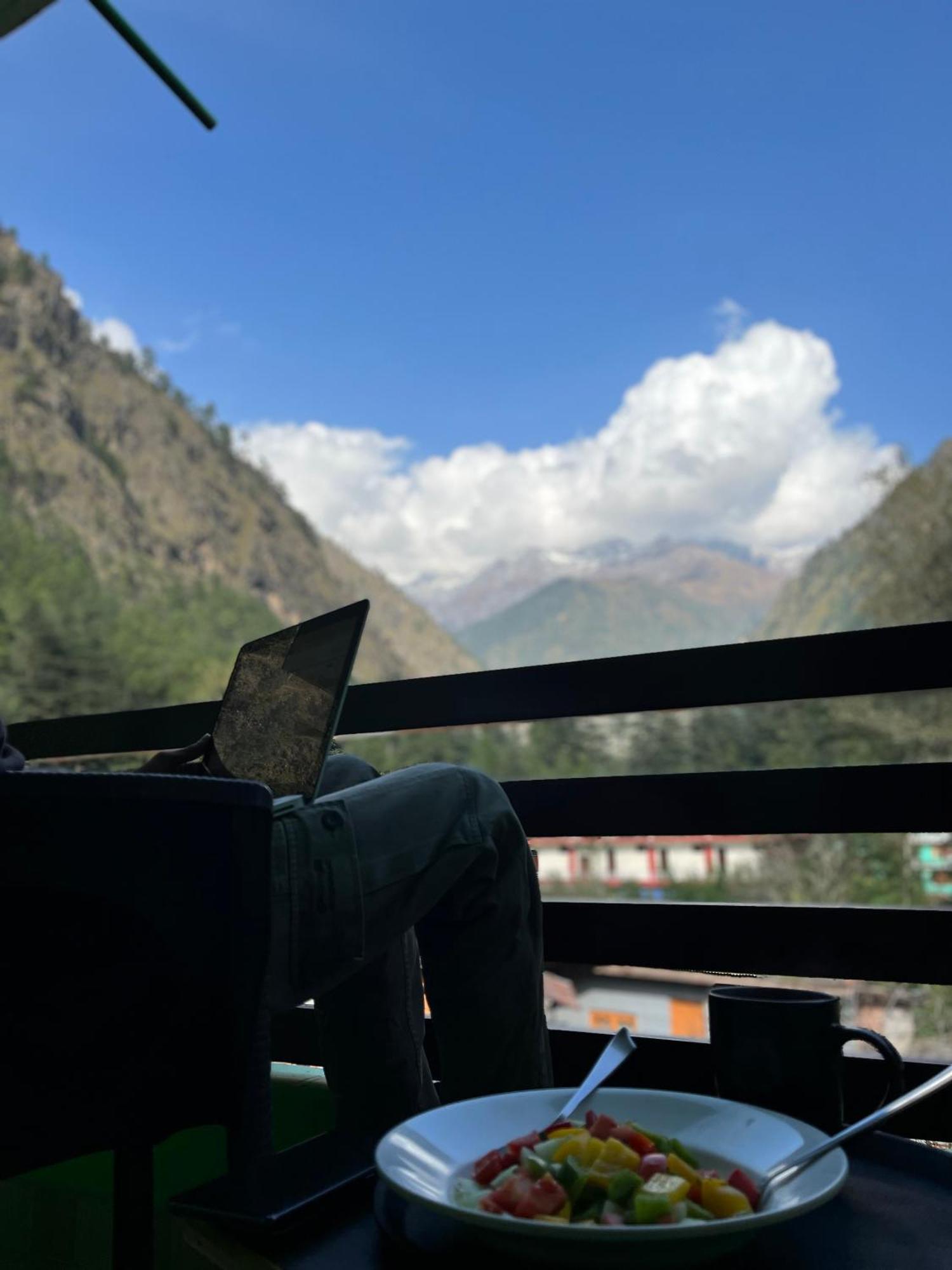 The Royal Orchard Kasol Hotel Kültér fotó