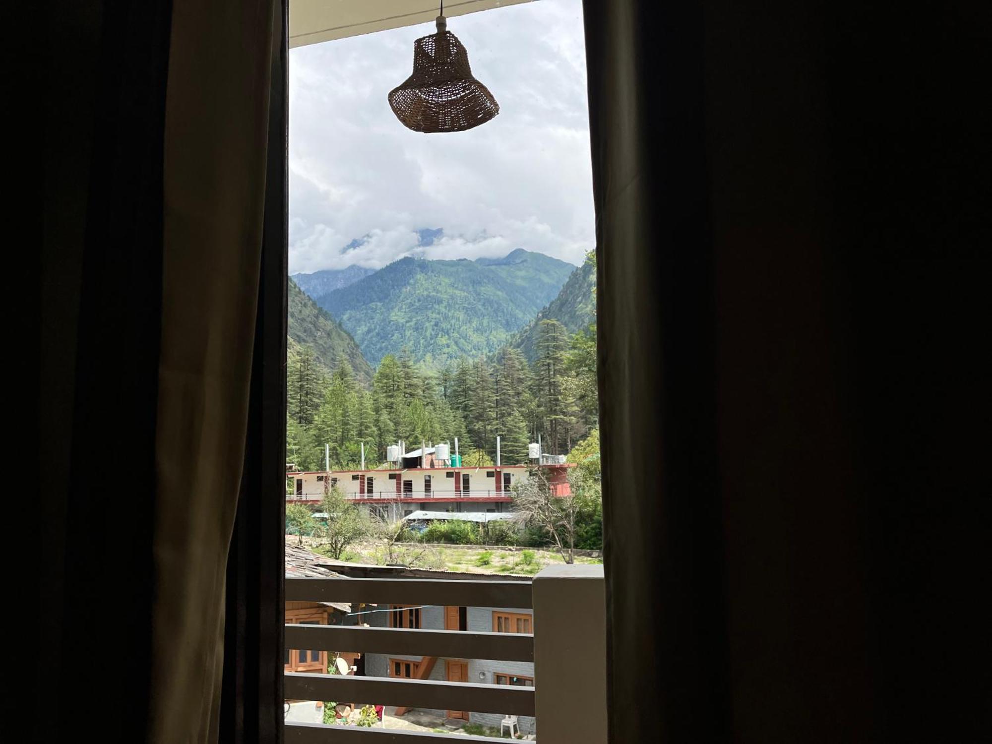 The Royal Orchard Kasol Hotel Kültér fotó