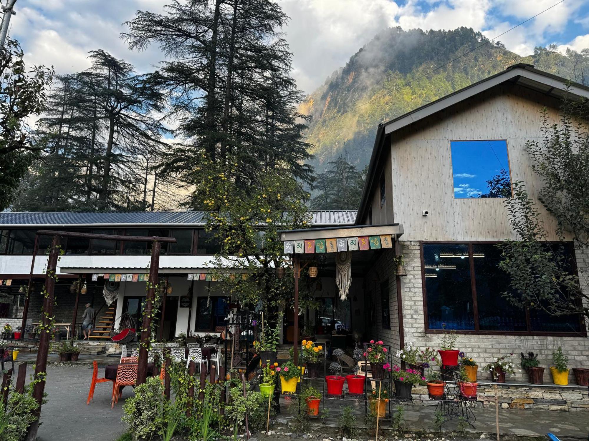 The Royal Orchard Kasol Hotel Kültér fotó