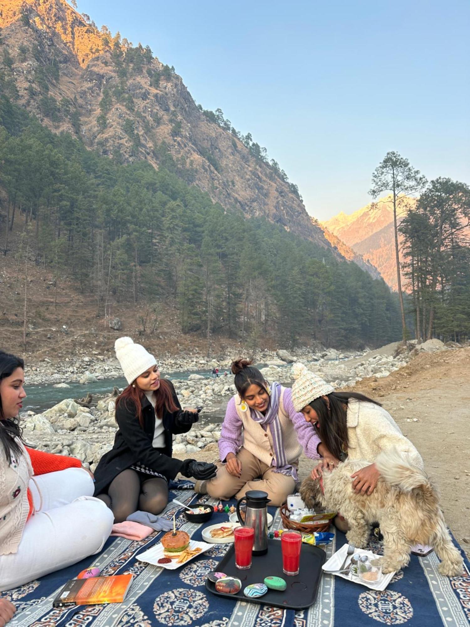 The Royal Orchard Kasol Hotel Kültér fotó